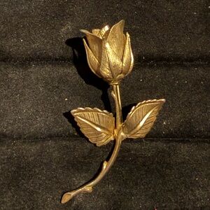 Vintage Giovanni Gold Tone Rose Flower Brooch Pin Leaf Floral Costume Jewelry